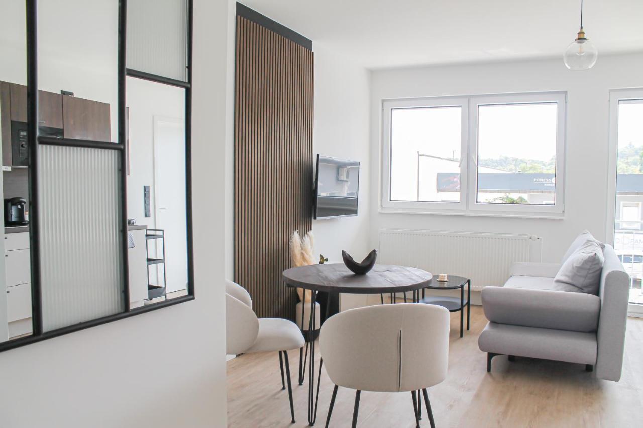 Special Apartment - Stadtnah, Balkon, Parkplatz, E-Ladestation, Gitterbox Fuer Fahrraeder, Fitnessstudio Koblenz  Ngoại thất bức ảnh