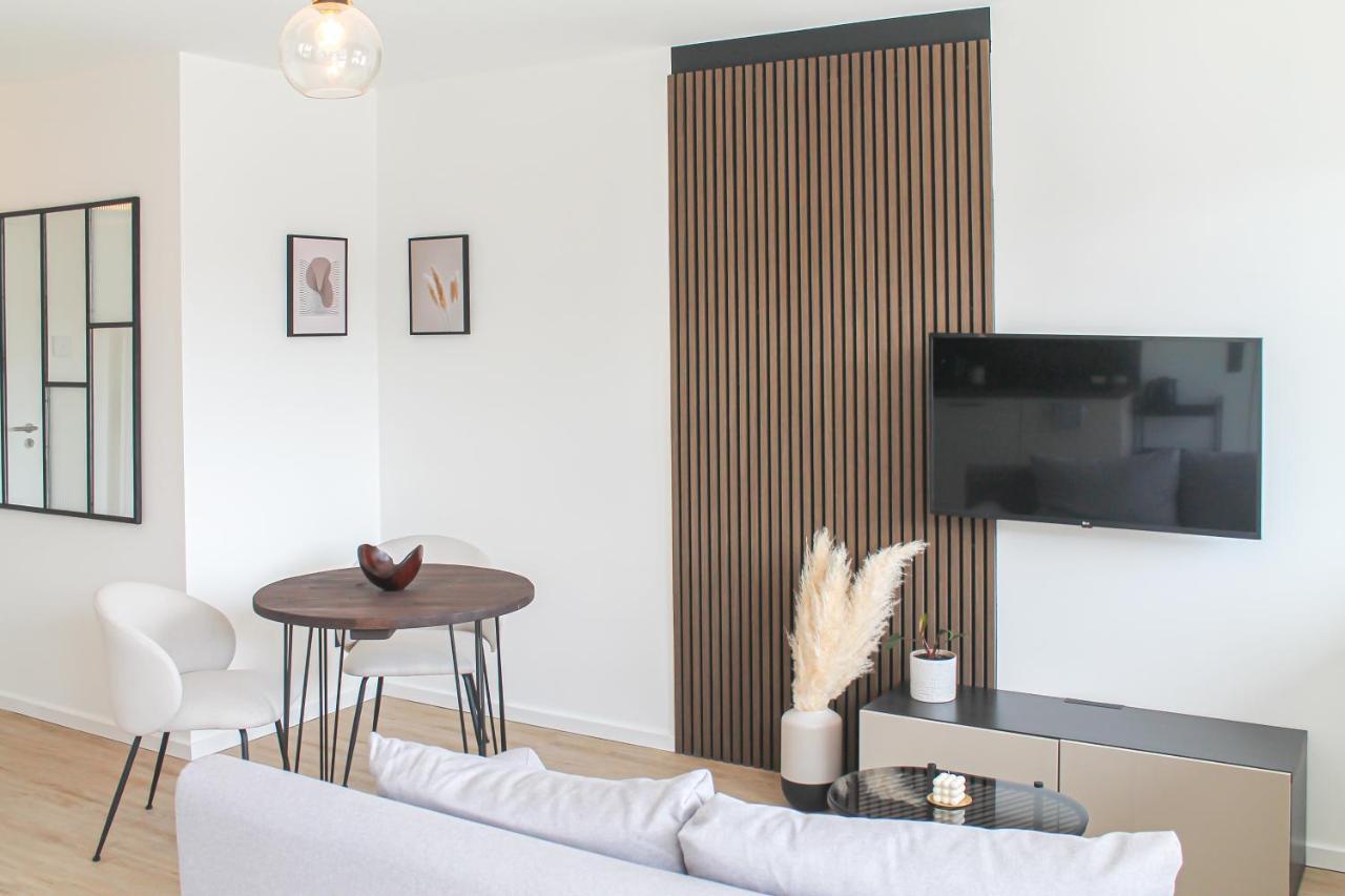 Special Apartment - Stadtnah, Balkon, Parkplatz, E-Ladestation, Gitterbox Fuer Fahrraeder, Fitnessstudio Koblenz  Ngoại thất bức ảnh
