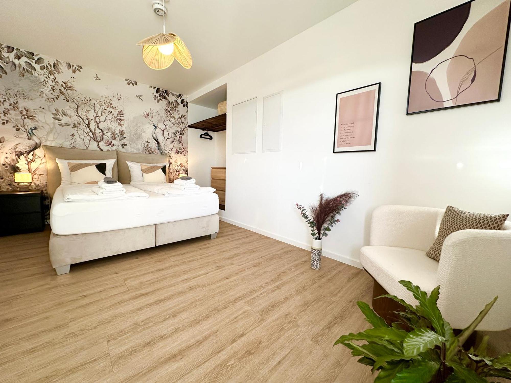 Special Apartment - Stadtnah, Balkon, Parkplatz, E-Ladestation, Gitterbox Fuer Fahrraeder, Fitnessstudio Koblenz  Ngoại thất bức ảnh